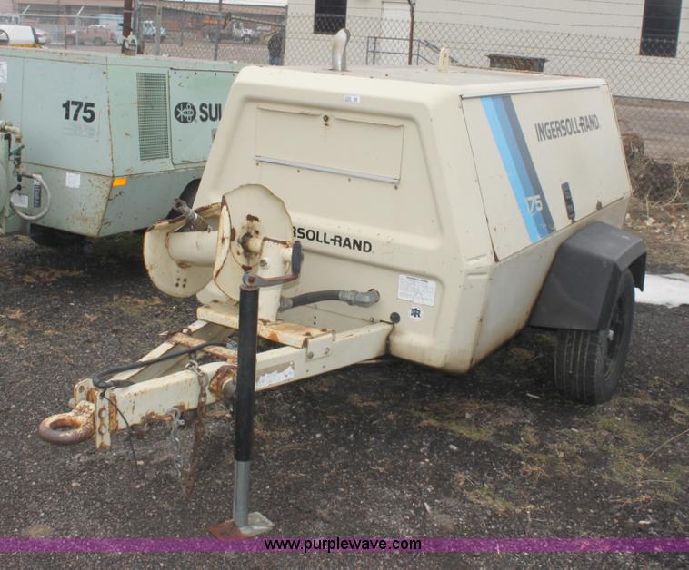 image for item 3268 1995 Ingersoll P-175 portable air compressor