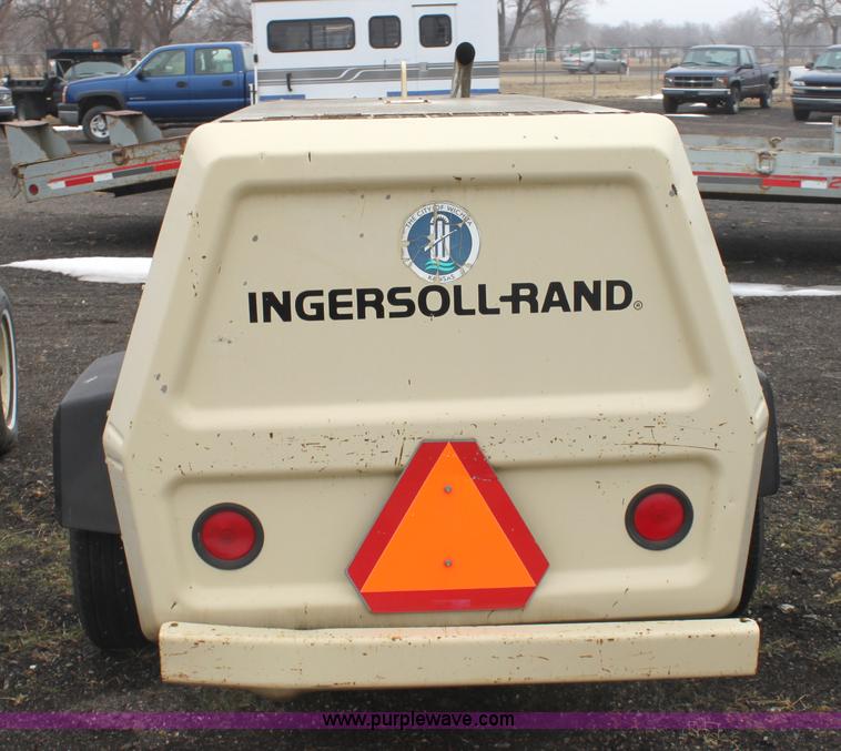 image for item 3268 1995 Ingersoll P-175 portable air compressor