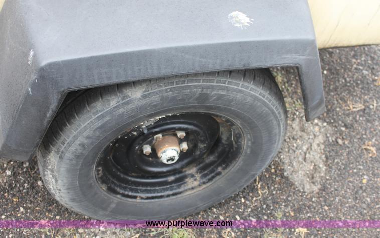 image for item 3268 1995 Ingersoll P-175 portable air compressor