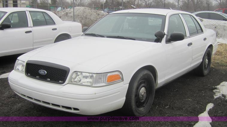 image for item 4050 2006 Ford Crown Victoria Police Interceptor