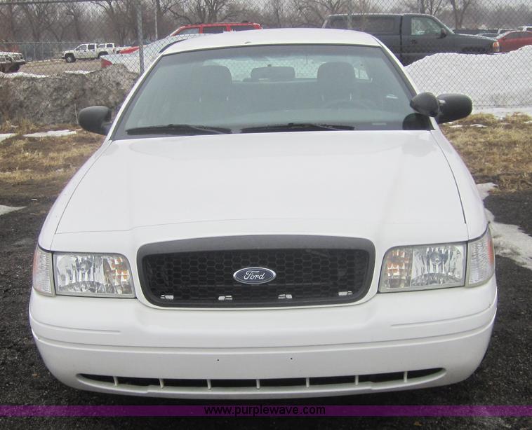 image for item 4050 2006 Ford Crown Victoria Police Interceptor