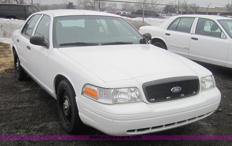 image for item 4050 2006 Ford Crown Victoria Police Interceptor