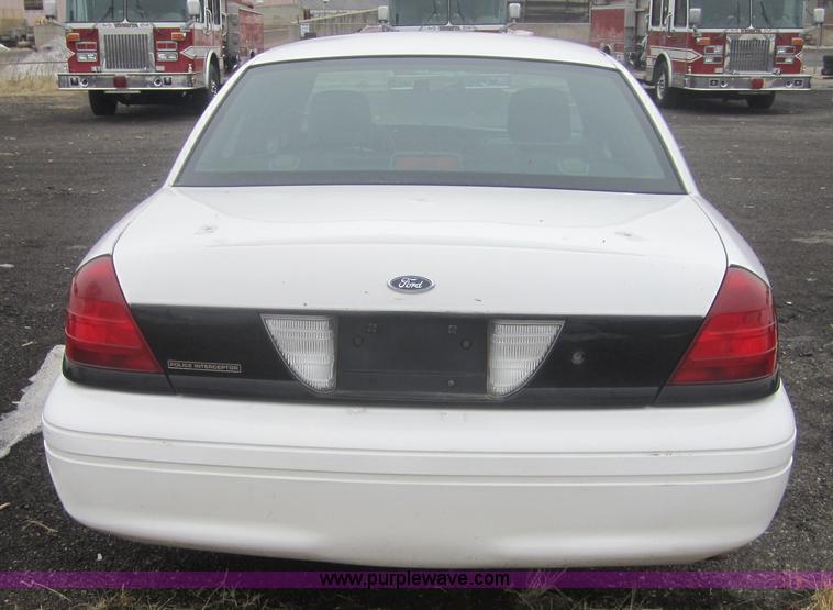 image for item 4050 2006 Ford Crown Victoria Police Interceptor