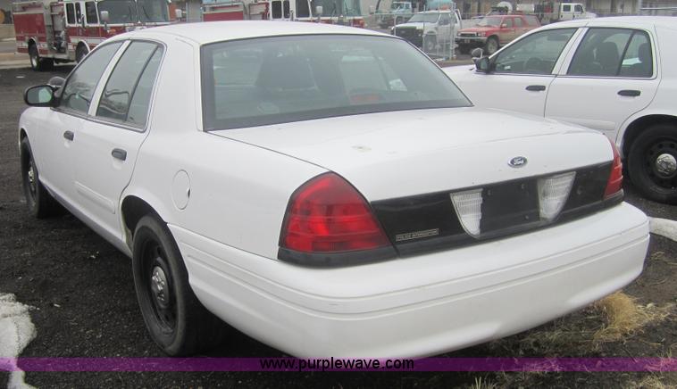 image for item 4050 2006 Ford Crown Victoria Police Interceptor