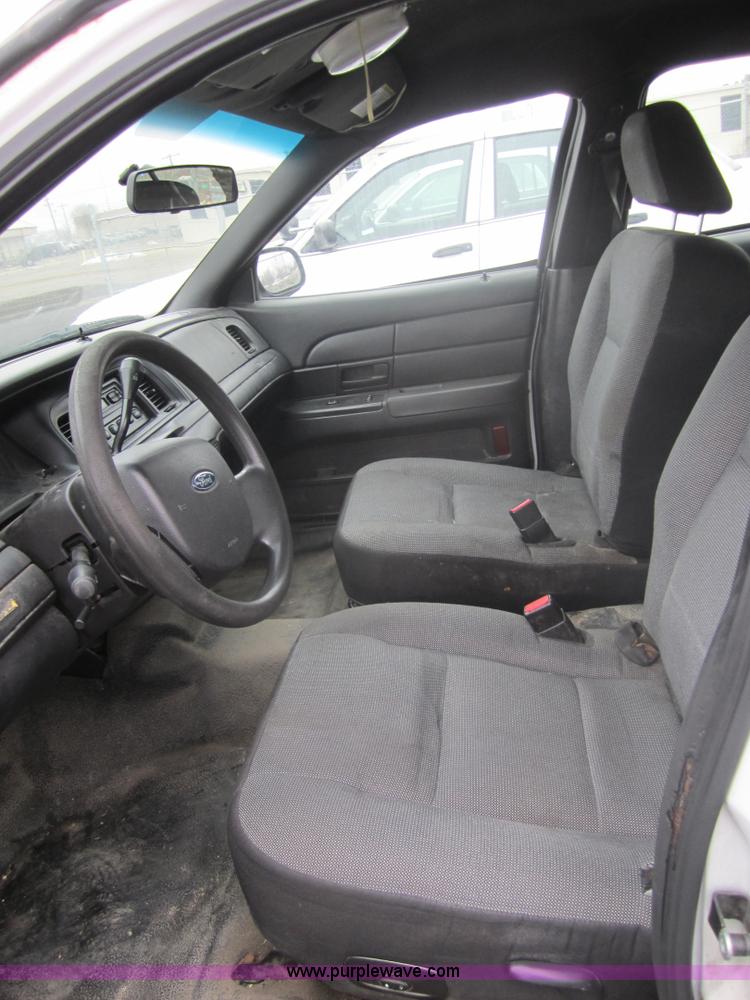 image for item 4050 2006 Ford Crown Victoria Police Interceptor