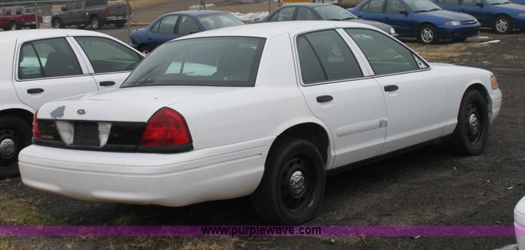image for item 4060 2006 Ford Crown Victoria Police Interceptor