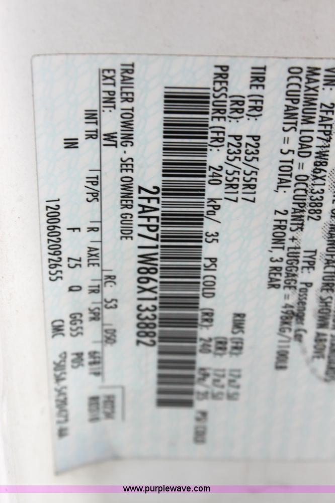 image for item 4060 2006 Ford Crown Victoria Police Interceptor