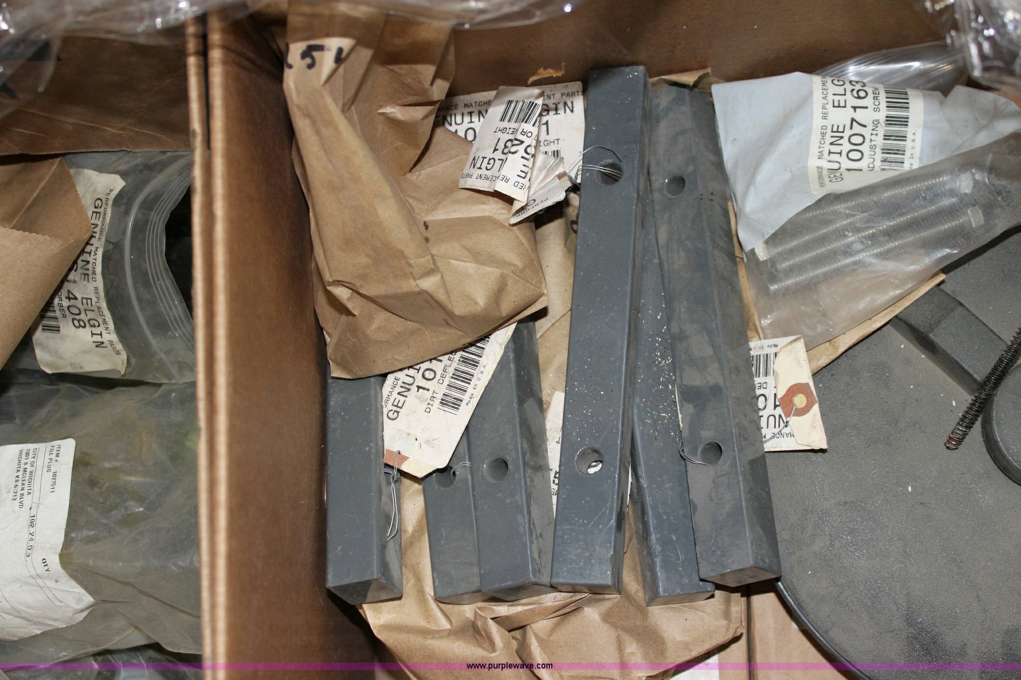 Assorted parts in Wichita, KS Item 3088 sold Purple Wave