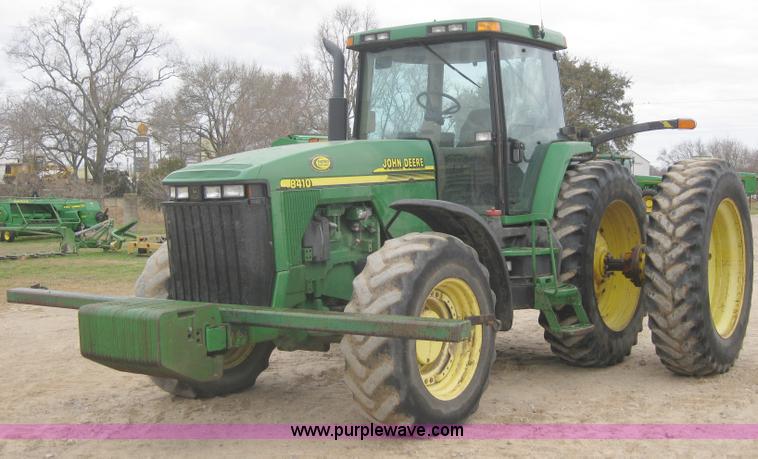 image for item 1601 2001 John Deere 8410 MFWD tractor