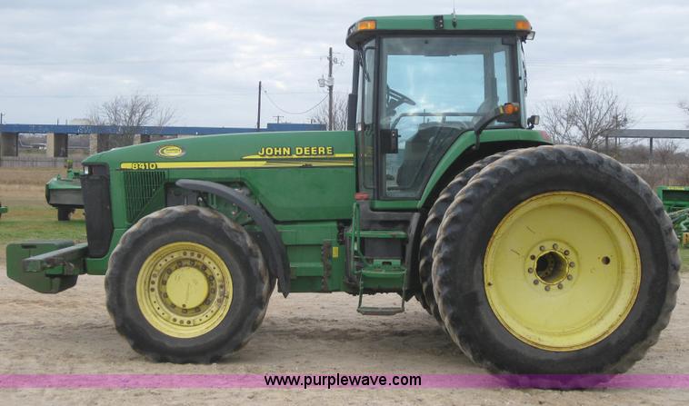 image for item 1601 2001 John Deere 8410 MFWD tractor