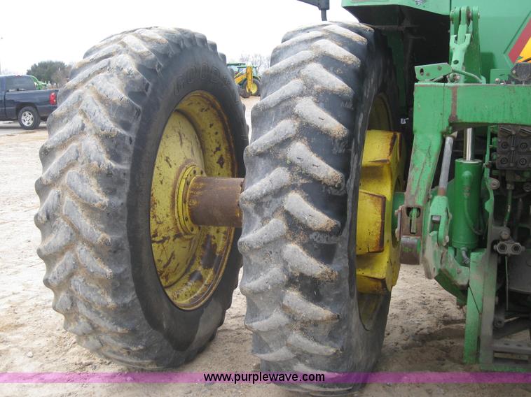 image for item 1601 2001 John Deere 8410 MFWD tractor