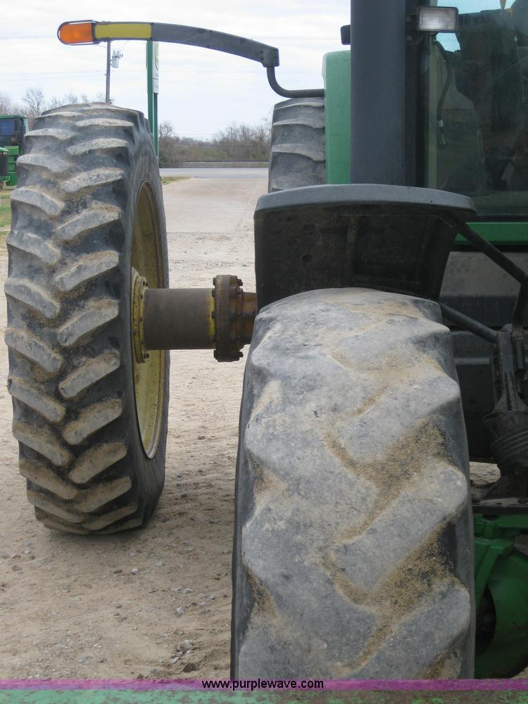 image for item 1601 2001 John Deere 8410 MFWD tractor