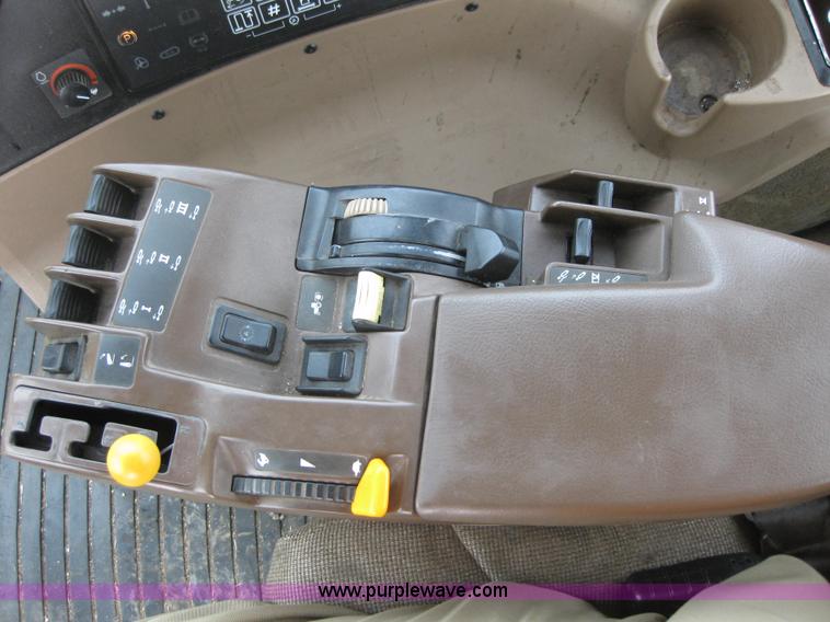 image for item 1601 2001 John Deere 8410 MFWD tractor