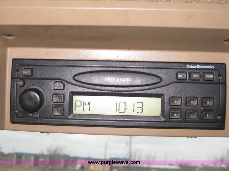 image for item 1601 2001 John Deere 8410 MFWD tractor