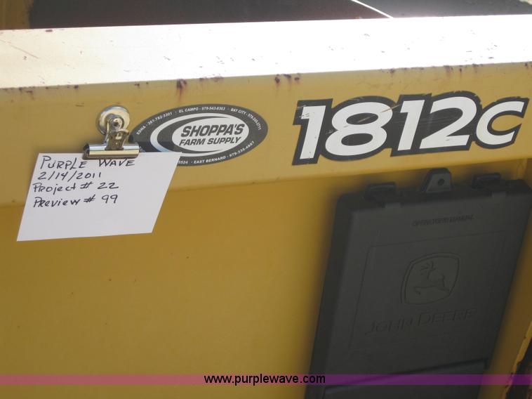 image for item 1602 2004 John Deere 1812C pull type pivot scraper