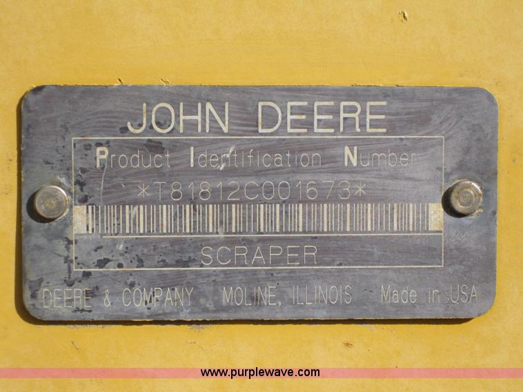 image for item 1602 2004 John Deere 1812C pull type pivot scraper
