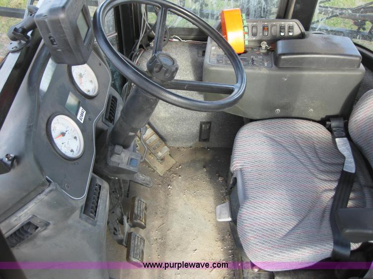 image for item 1605 2004 Agco Spra-Coupe 7650 self-propelled sprayer