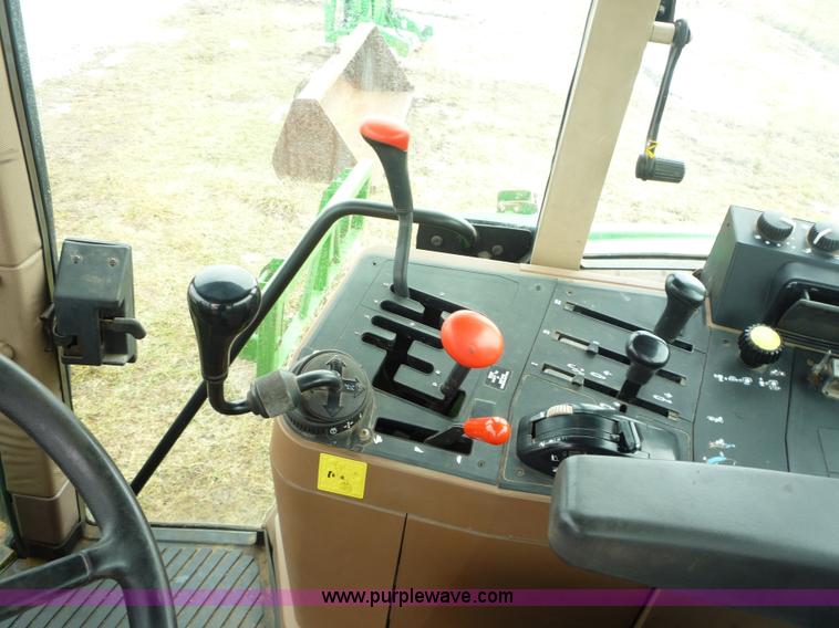 image for item 2750 1995 John Deere 6300 tractor with loader