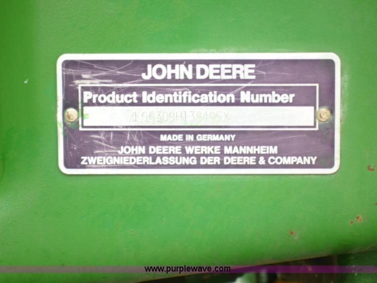 image for item 2750 1995 John Deere 6300 tractor with loader