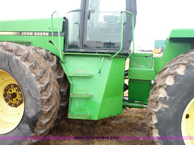 image for item 2751 1991 John Deere 8760 4WD tractor