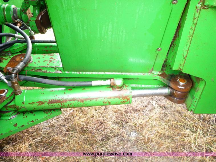 image for item 2751 1991 John Deere 8760 4WD tractor