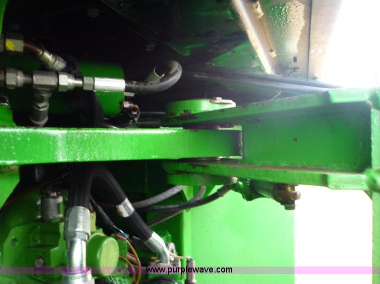 image for item 2751 1991 John Deere 8760 4WD tractor