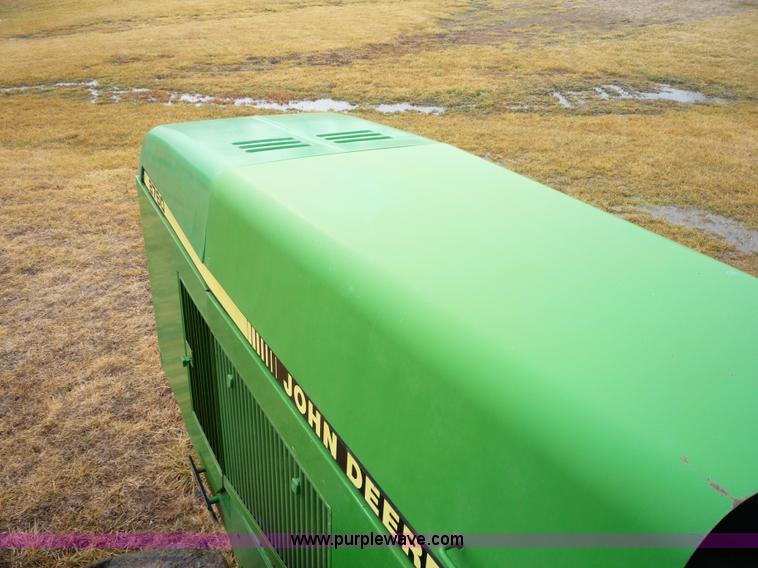 image for item 2751 1991 John Deere 8760 4WD tractor