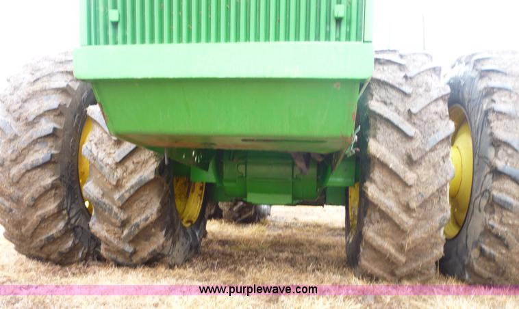 image for item 2751 1991 John Deere 8760 4WD tractor