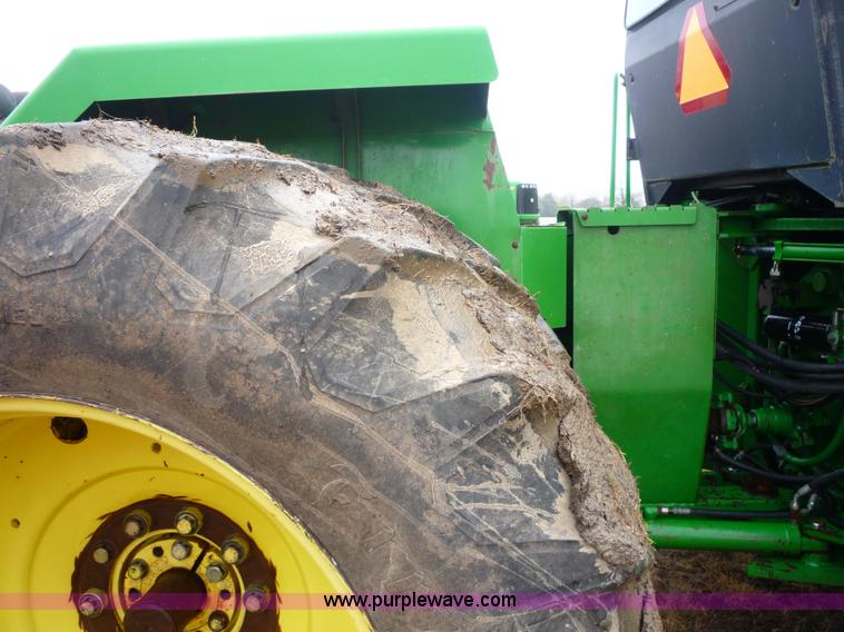 image for item 2751 1991 John Deere 8760 4WD tractor