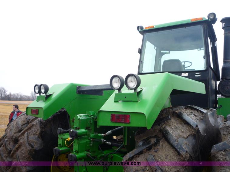 image for item 2751 1991 John Deere 8760 4WD tractor