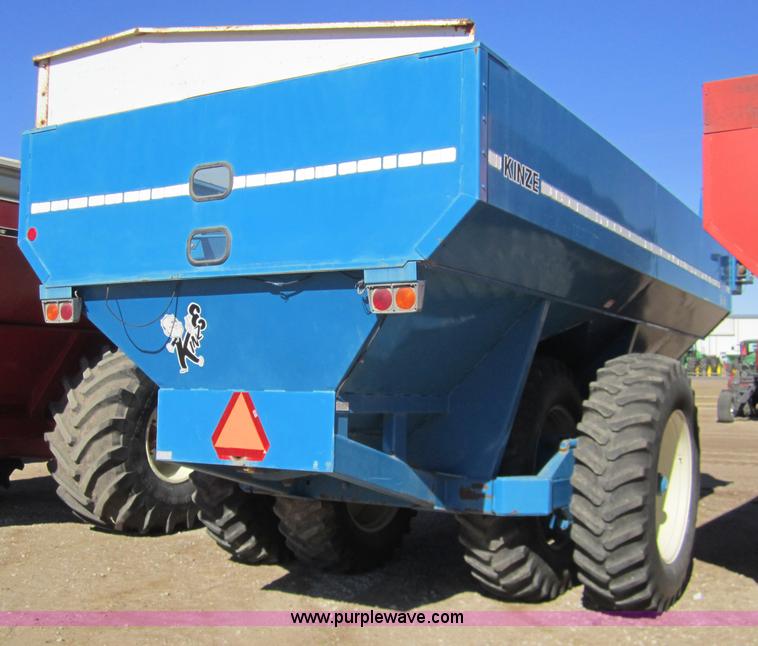 image for item 3398 1991 Kinze 840 row crop grain cart