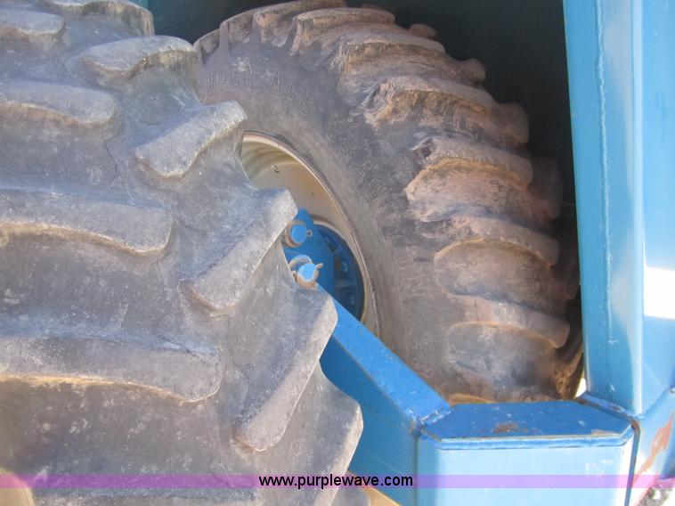 image for item 3398 1991 Kinze 840 row crop grain cart