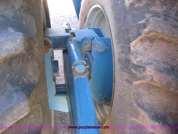 image for item 3398 1991 Kinze 840 row crop grain cart