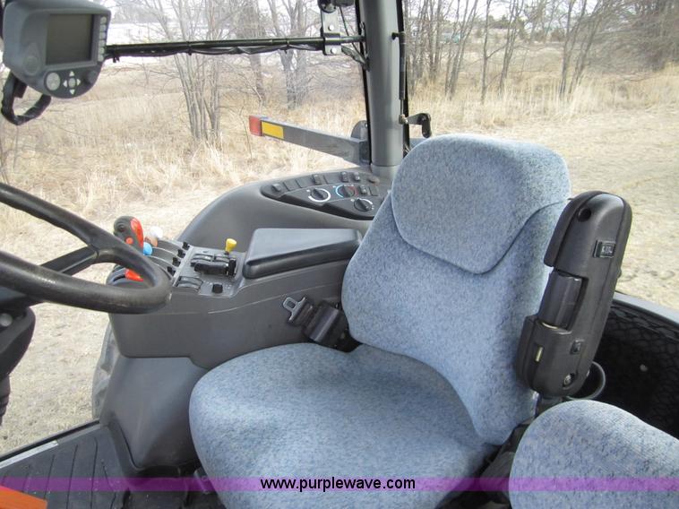 image for item 3421 2005 New Holland TG285 MFWD tractor