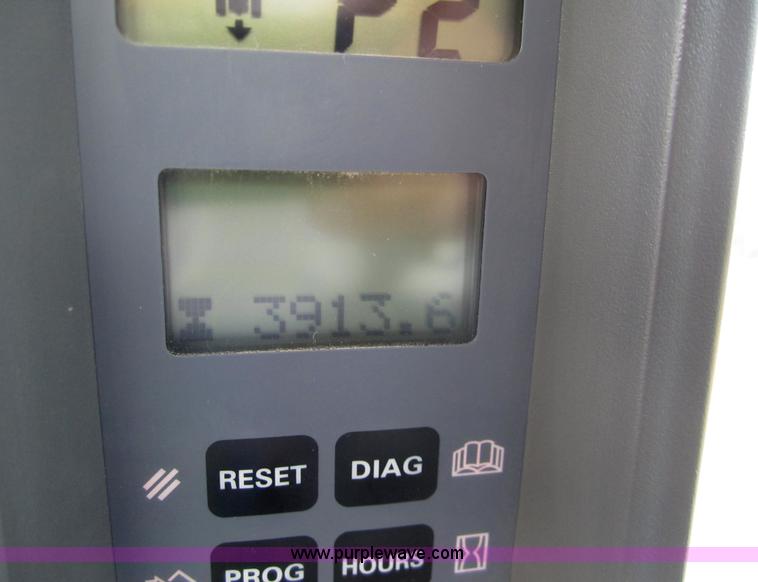 image for item 3421 2005 New Holland TG285 MFWD tractor