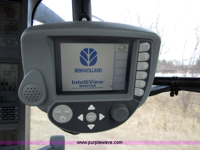 image for item 3421 2005 New Holland TG285 MFWD tractor