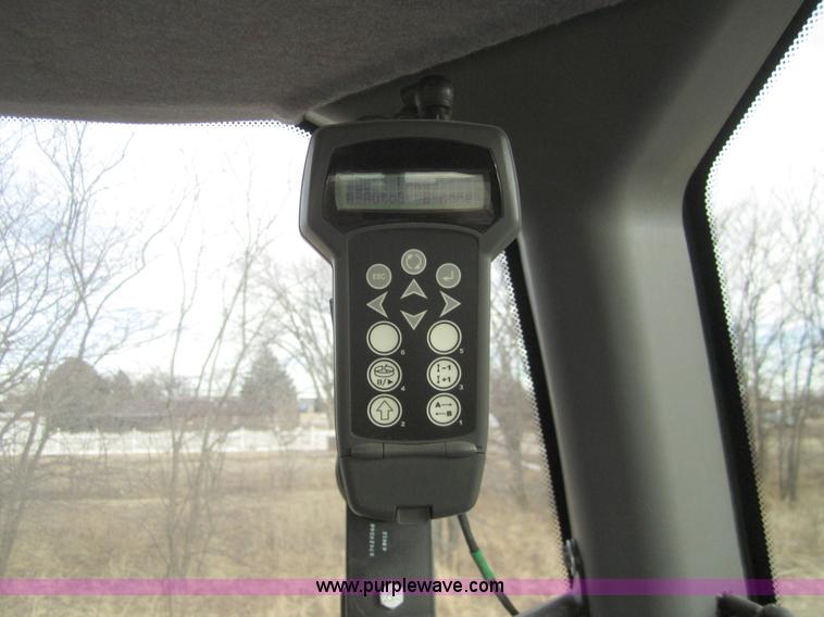 image for item 3421 2005 New Holland TG285 MFWD tractor