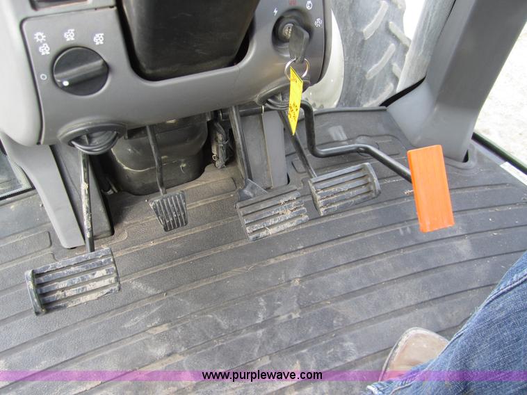 image for item 3421 2005 New Holland TG285 MFWD tractor