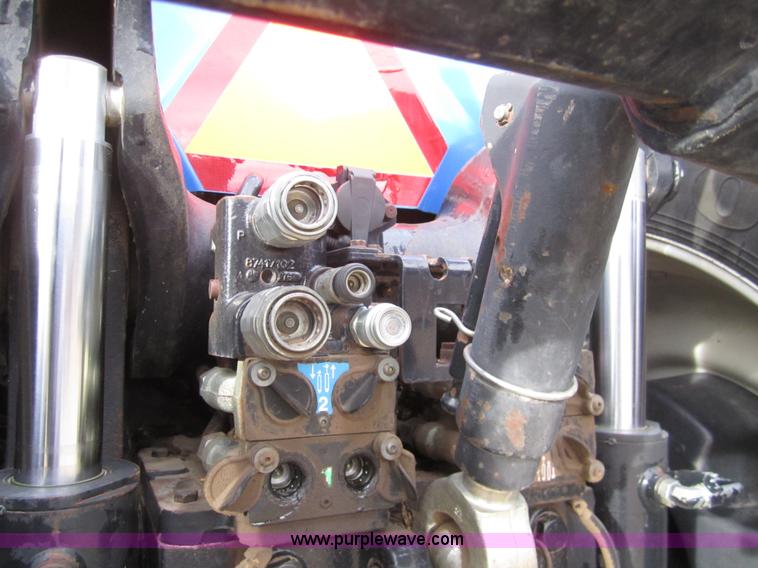 image for item 3421 2005 New Holland TG285 MFWD tractor