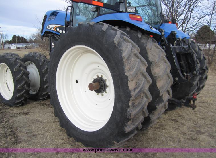 image for item 3421 2005 New Holland TG285 MFWD tractor