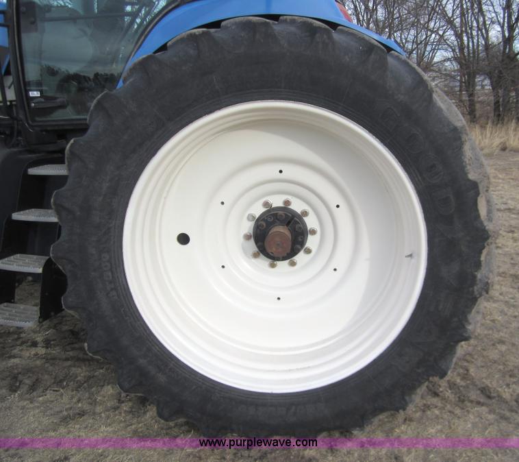image for item 3421 2005 New Holland TG285 MFWD tractor