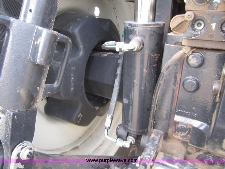 image for item 3421 2005 New Holland TG285 MFWD tractor