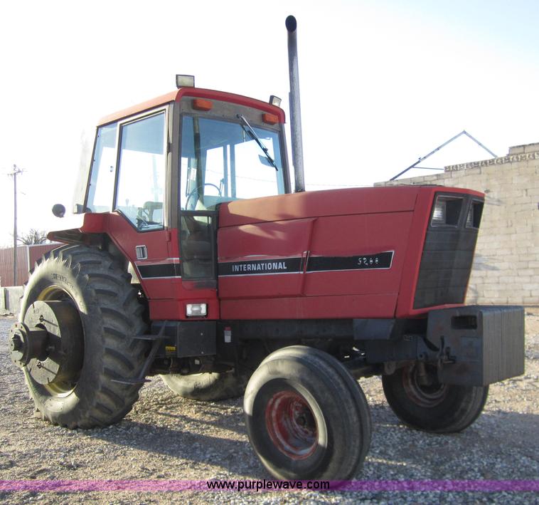 image for item 3430 1981 International 5288 tractor