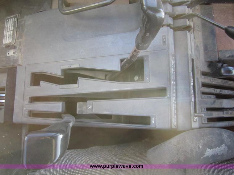 image for item 3430 1981 International 5288 tractor