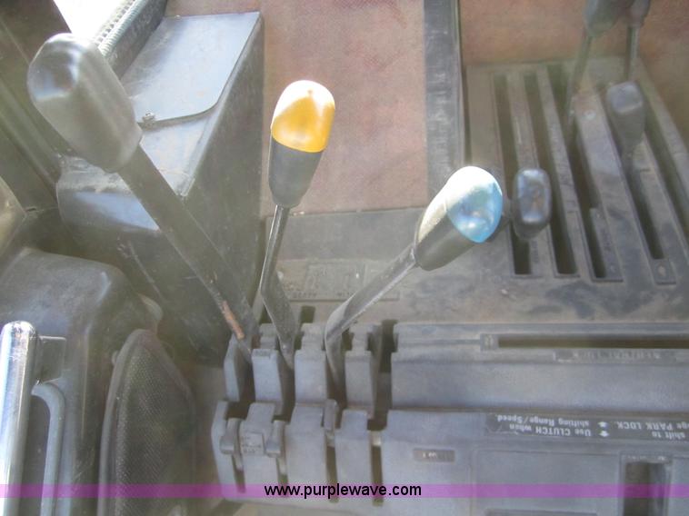 image for item 3430 1981 International 5288 tractor