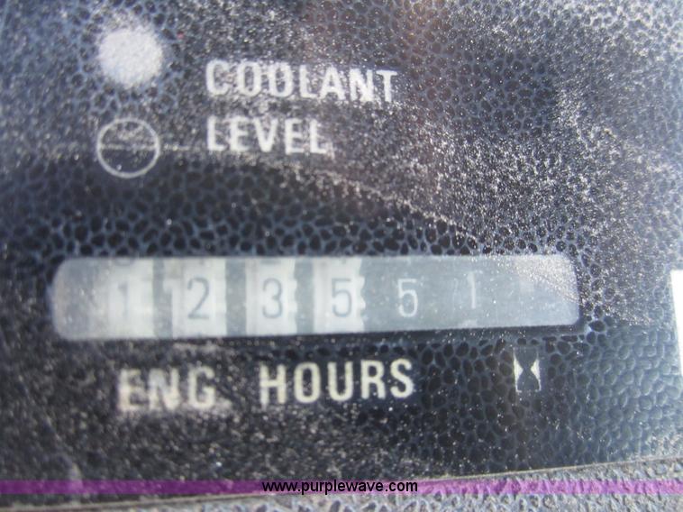 image for item 3430 1981 International 5288 tractor