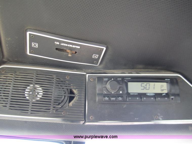 image for item 3430 1981 International 5288 tractor