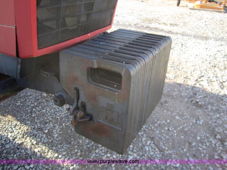 image for item 3430 1981 International 5288 tractor