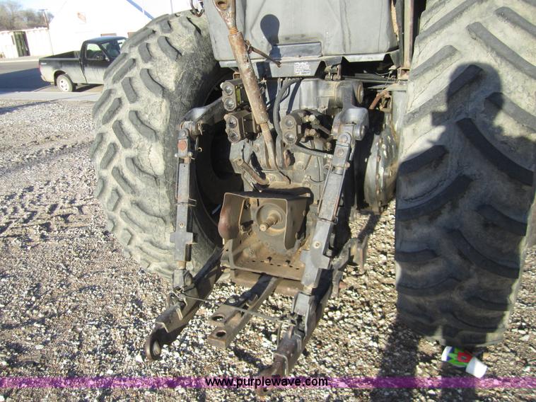 image for item 3430 1981 International 5288 tractor