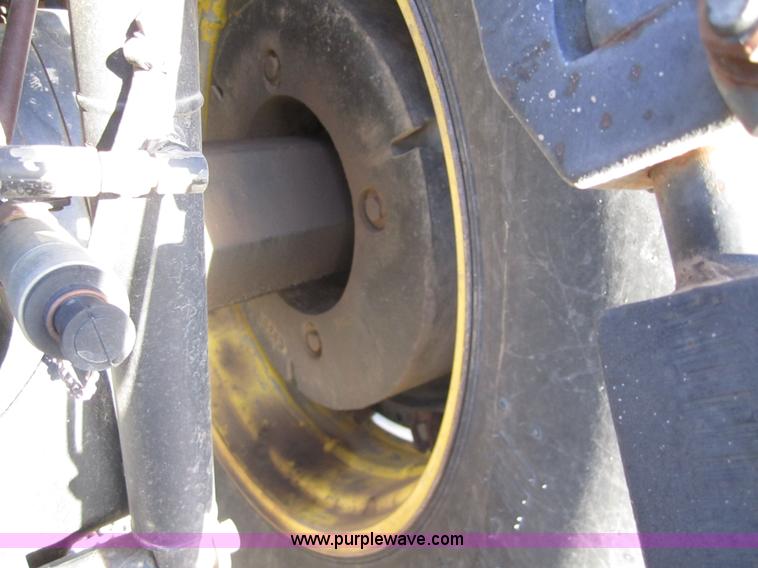 image for item 3430 1981 International 5288 tractor